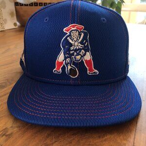 New Era Men's New England Patriots Throwback 9FIFTY Adjustable Snapback Hat